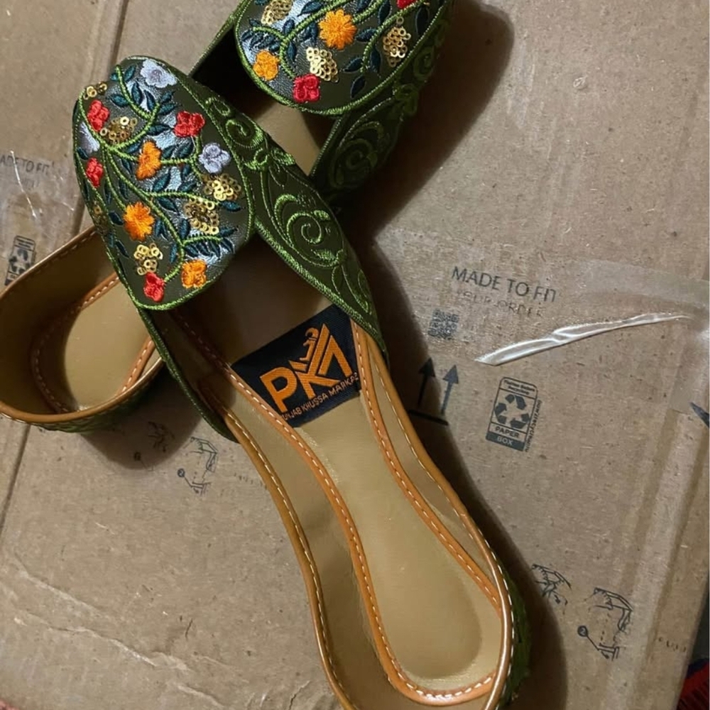 Green Embroidered Women's Shoes